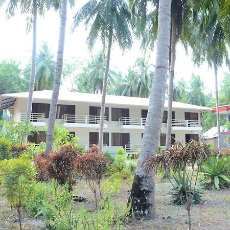 Coconhuts Beach Resort Lakshmanpur Bagian luar foto