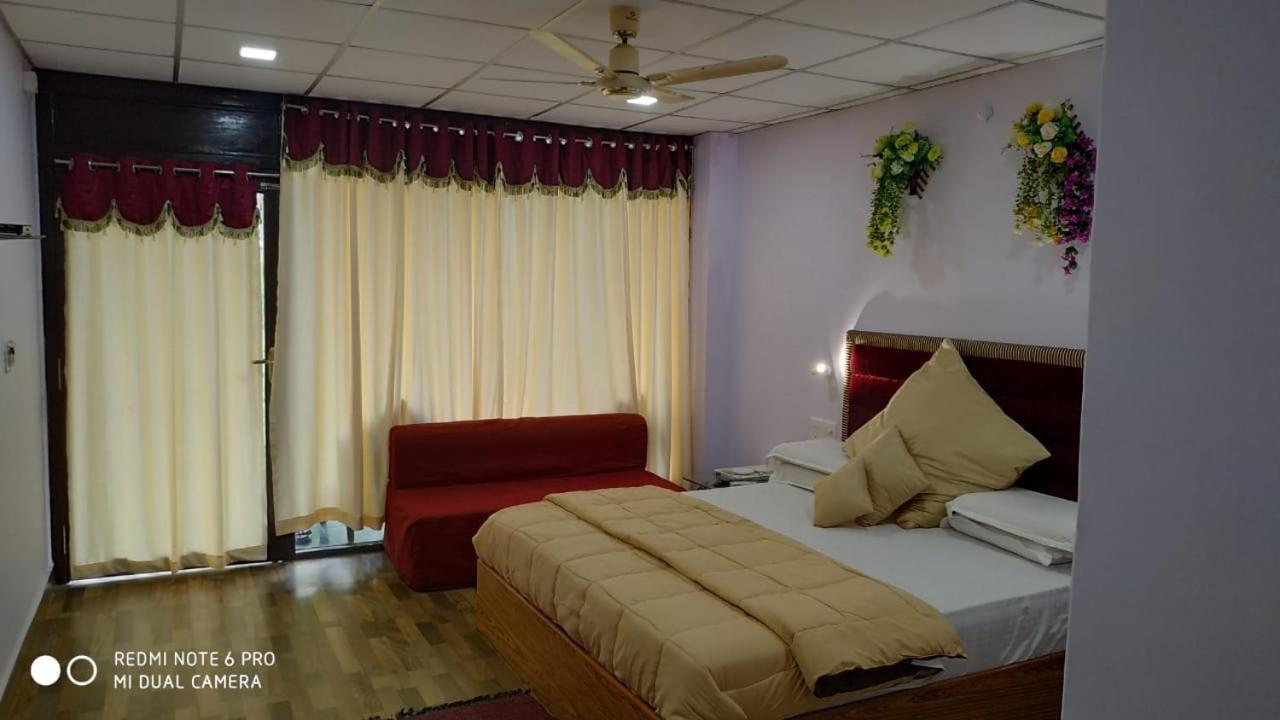 Coconhuts Beach Resort Lakshmanpur Bagian luar foto