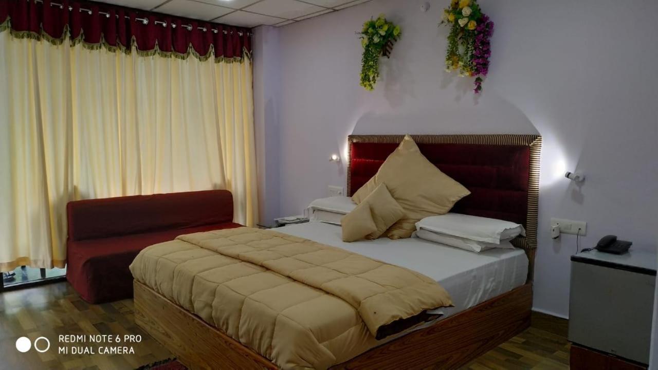 Coconhuts Beach Resort Lakshmanpur Bagian luar foto