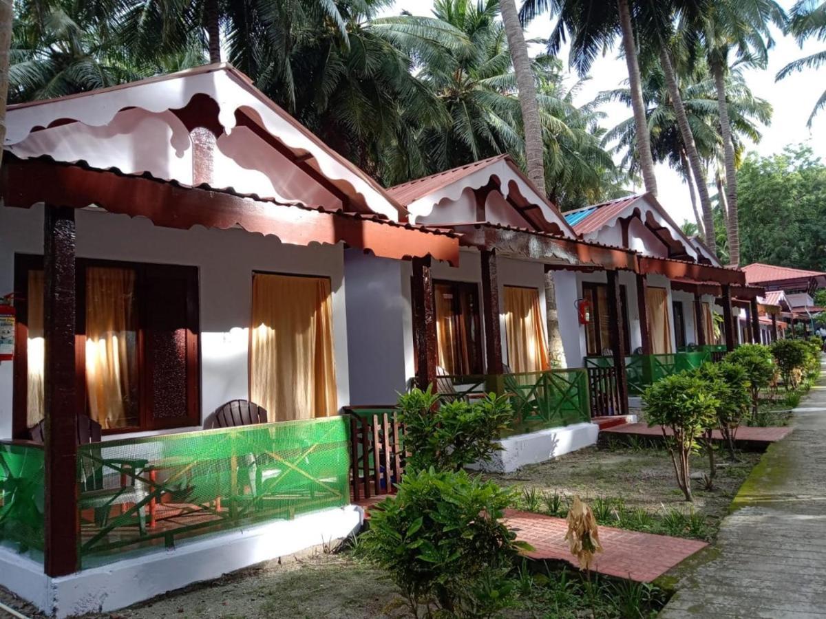 Coconhuts Beach Resort Lakshmanpur Bagian luar foto