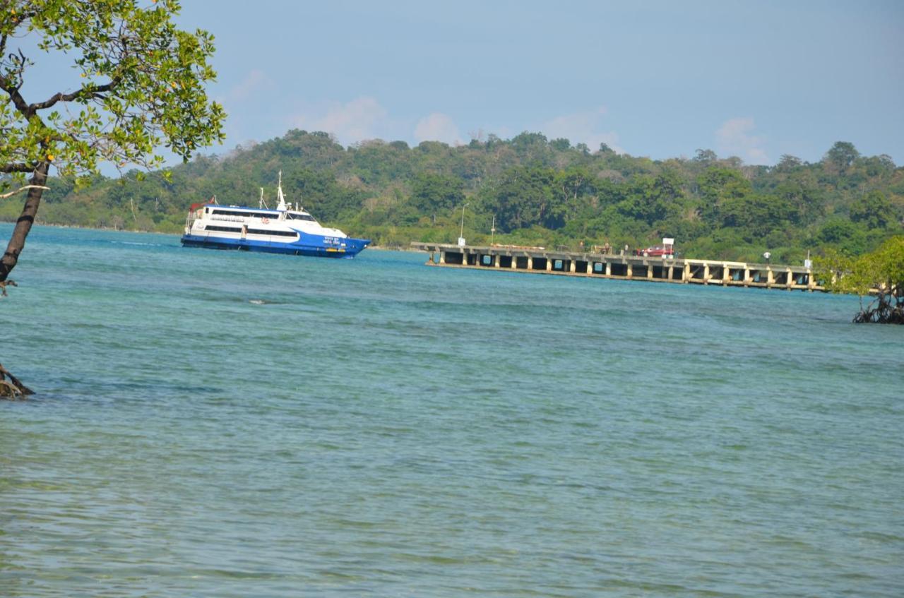 Coconhuts Beach Resort Lakshmanpur Bagian luar foto