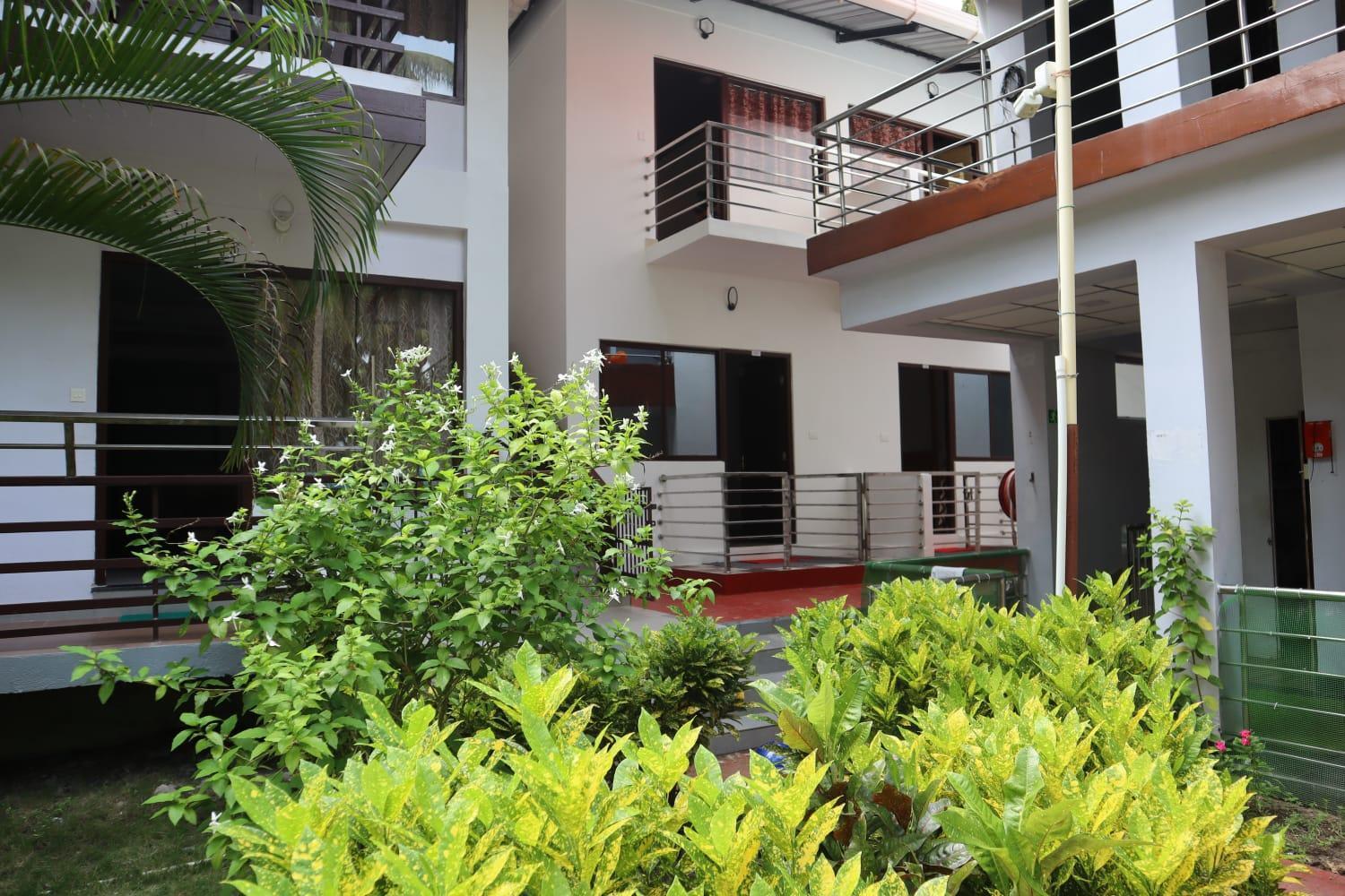 Coconhuts Beach Resort Lakshmanpur Bagian luar foto