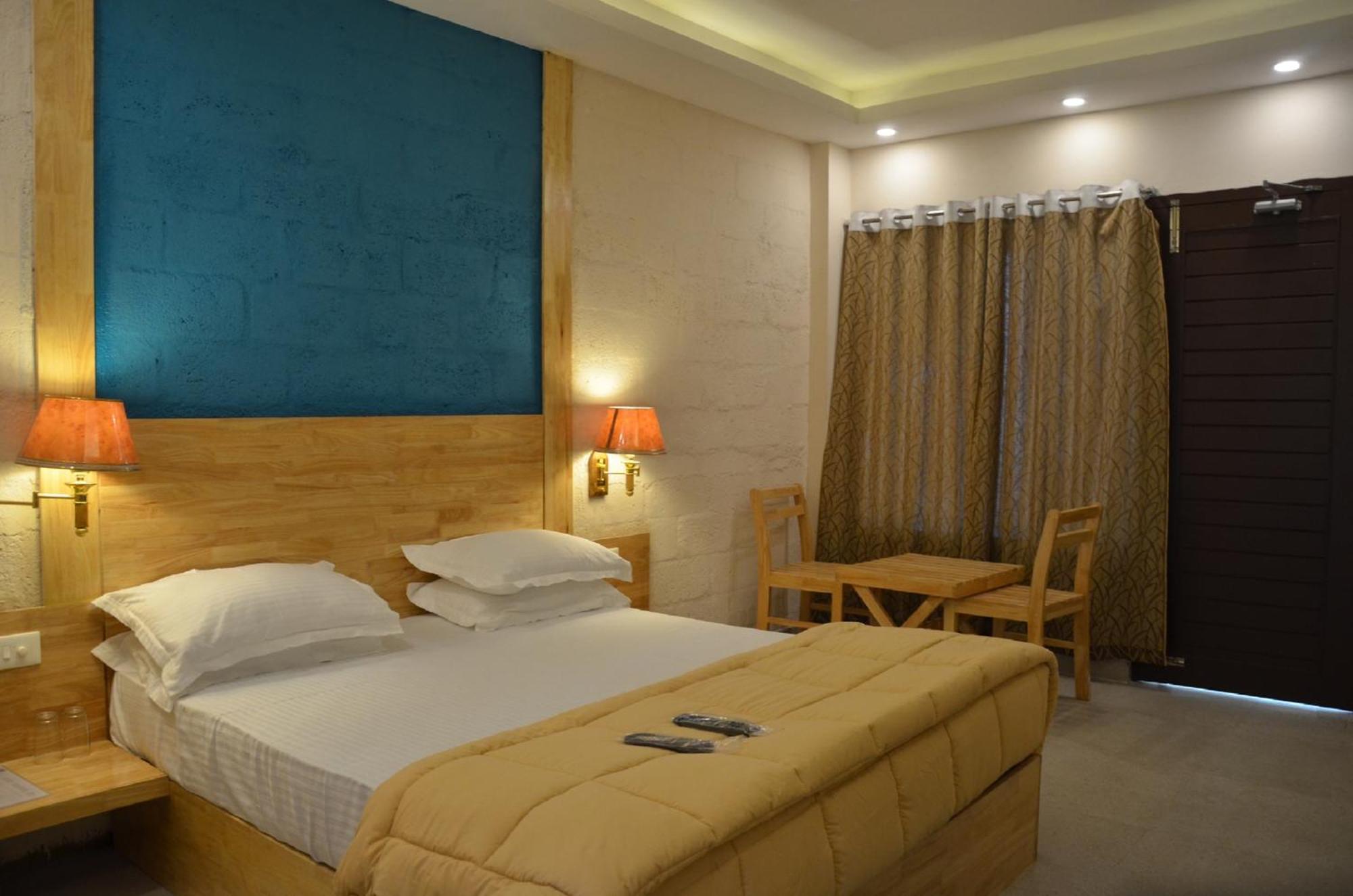 Coconhuts Beach Resort Lakshmanpur Bagian luar foto
