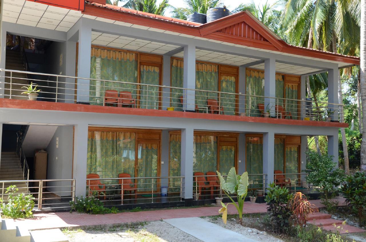 Coconhuts Beach Resort Lakshmanpur Bagian luar foto